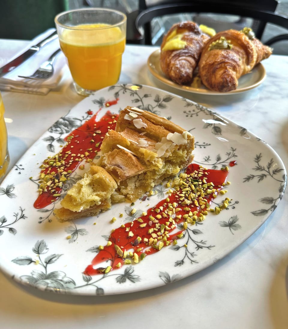 Daily cooked-to-order breakfast for a fee