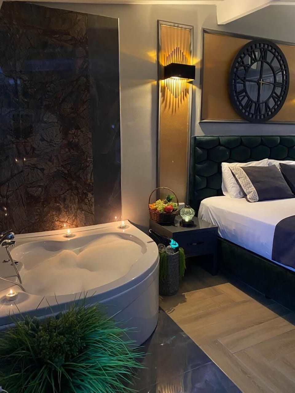 Executive Double Room, Jetted Tub | Individually decorated, desk, laptop workspace, free WiFi