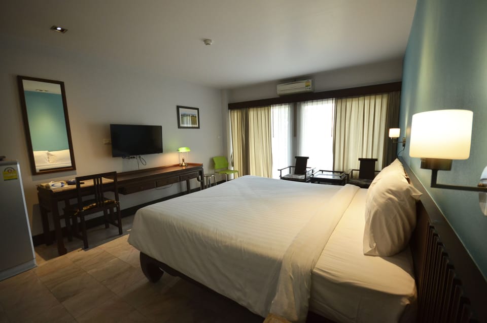 Superior King Room | In-room safe, desk, free WiFi