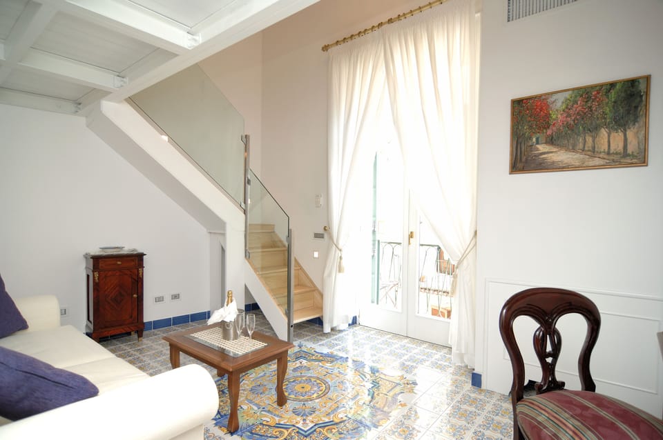 Junior Double Room | Minibar, in-room safe, desk, laptop workspace