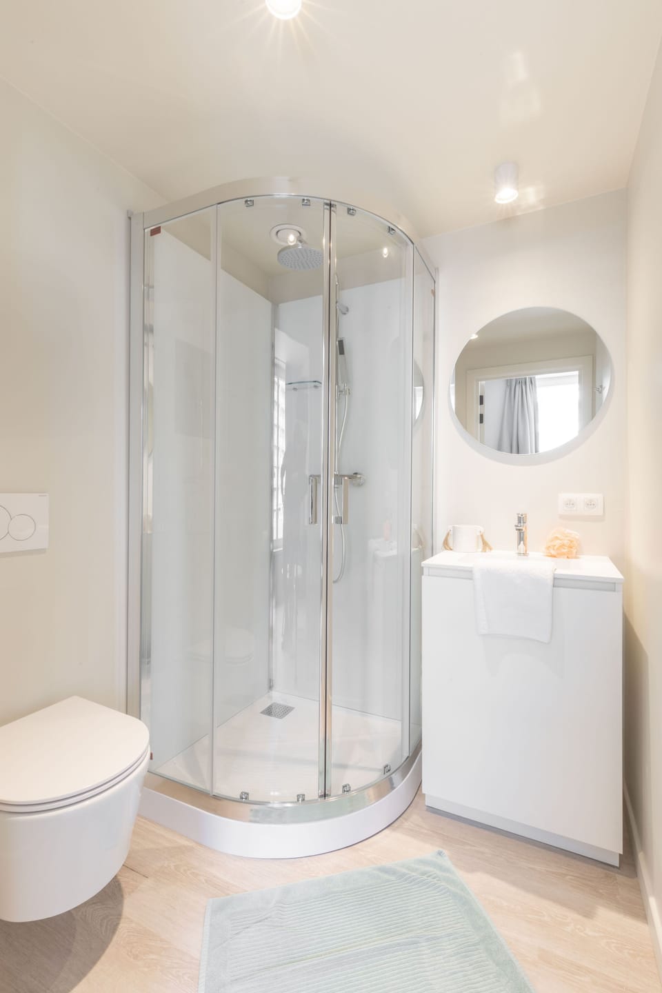 Family Room | Bathroom | Shower, towels