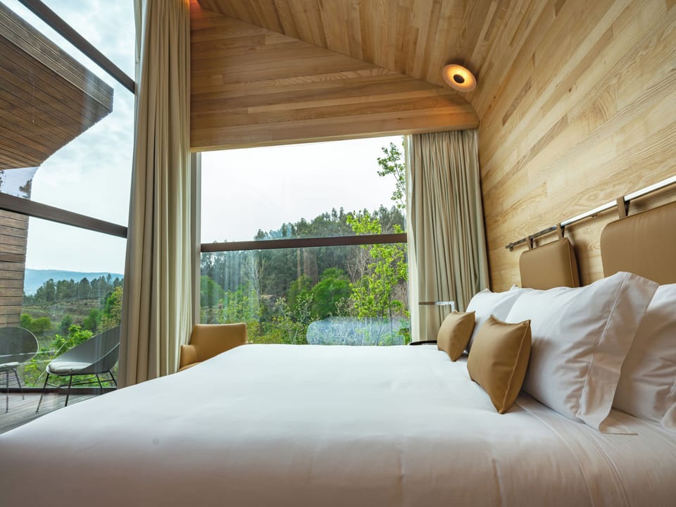 Brandas Balcony | Minibar, in-room safe, laptop workspace, blackout drapes