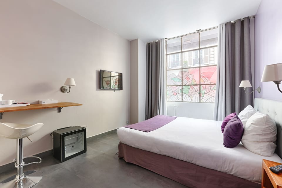 Classic Double Room | Desk, blackout drapes, free WiFi, bed sheets