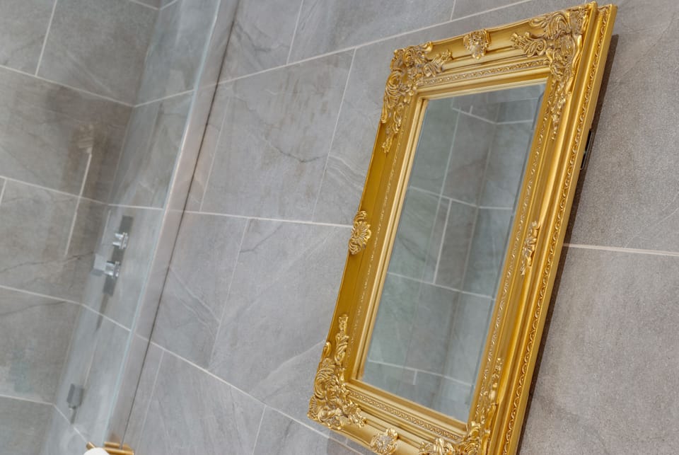 Apartment | Bathroom | Shower, rainfall showerhead, free toiletries, hair dryer