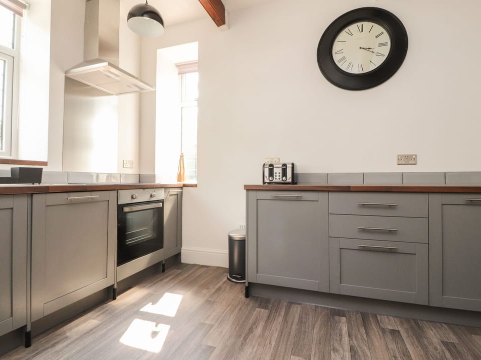 Cottage | Private kitchen | Fridge, microwave, dishwasher, electric kettle