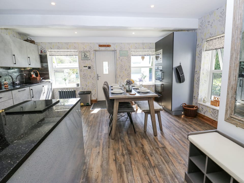 Cottage | Interior