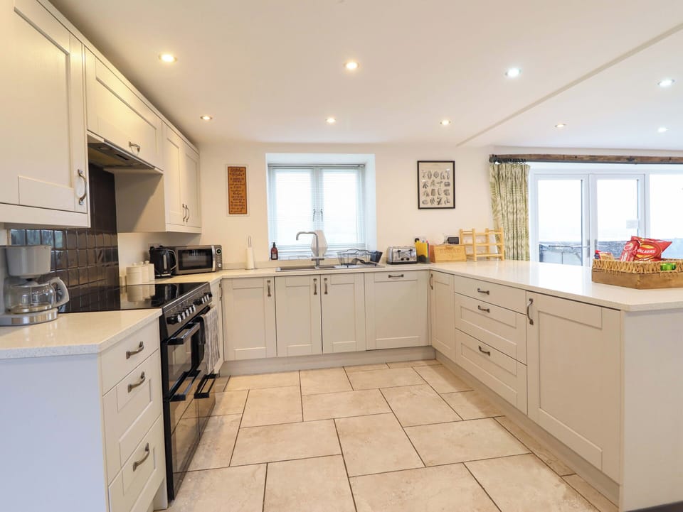 Fridge, microwave, dishwasher, electric kettle