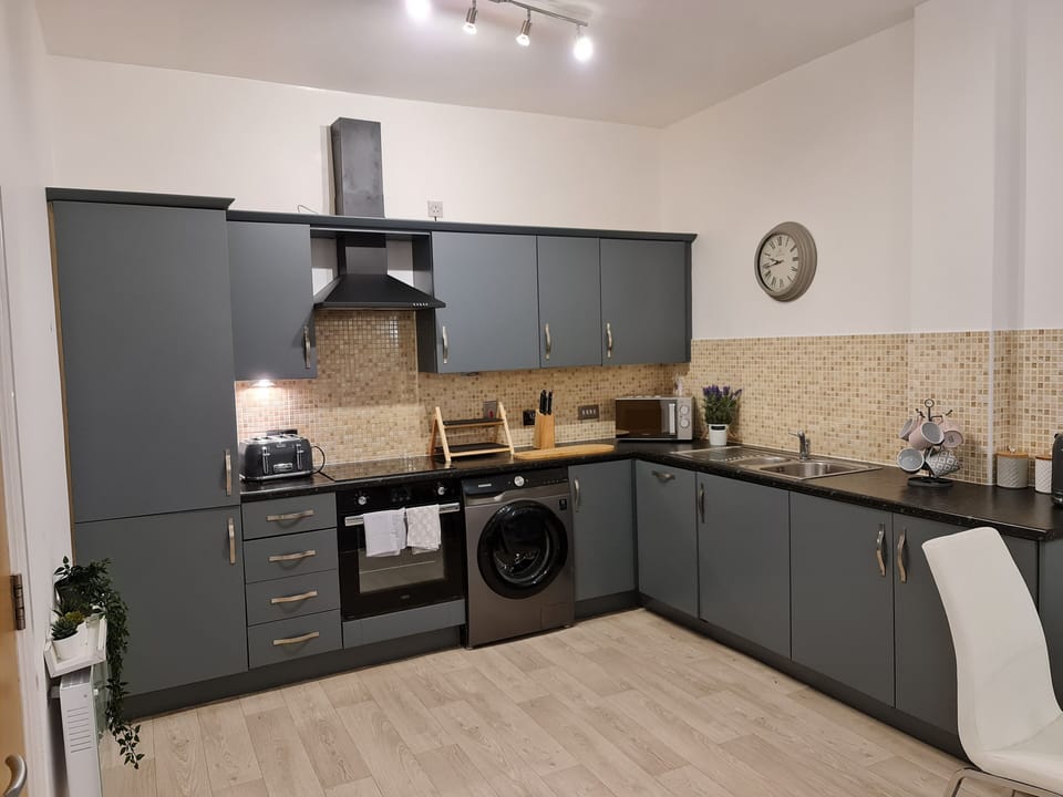 Apartment | Private kitchen | Fridge, microwave, oven, stovetop