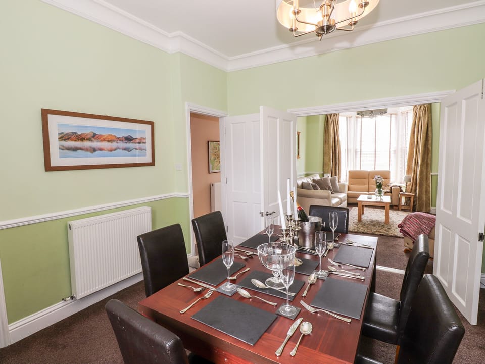 Cottage | Private kitchen | Fridge, dishwasher, electric kettle, toaster