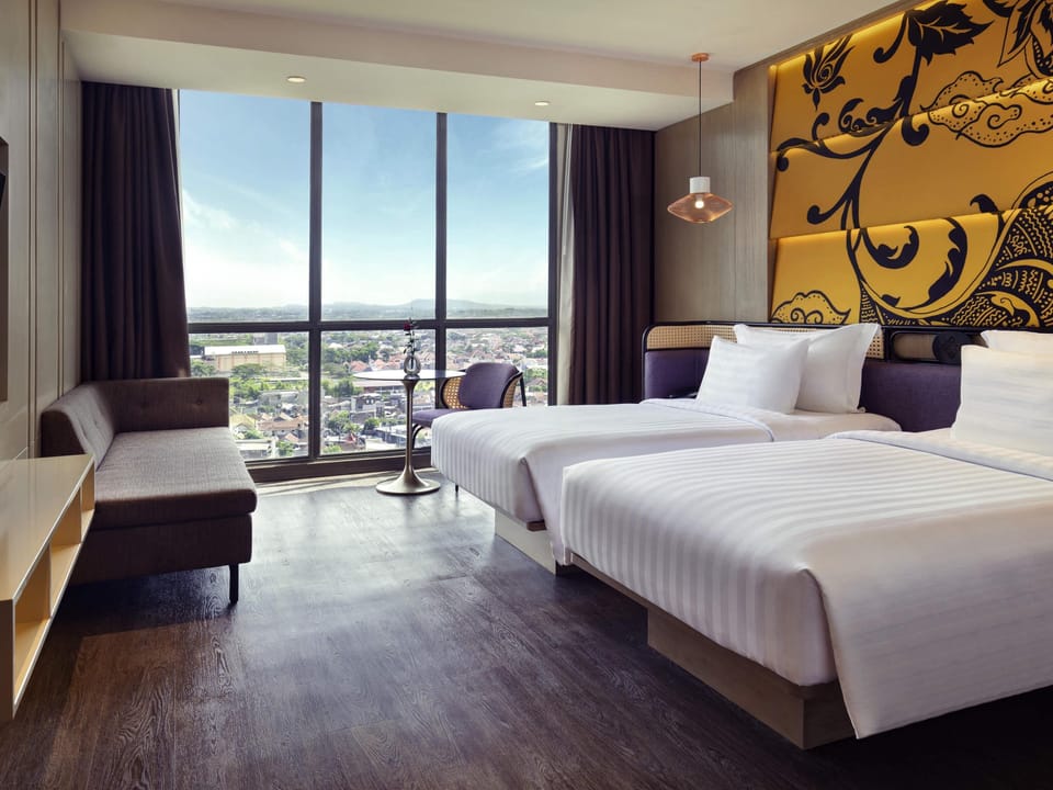 Premium bedding, minibar (free items), in-room safe, desk
