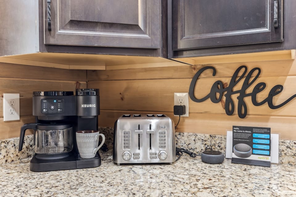Cabin, 3 Bedrooms | Coffee and/or coffee maker