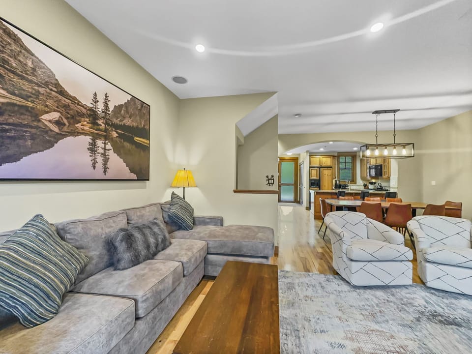 Townhome, 3 Bedrooms | Living area | Flat-screen TV