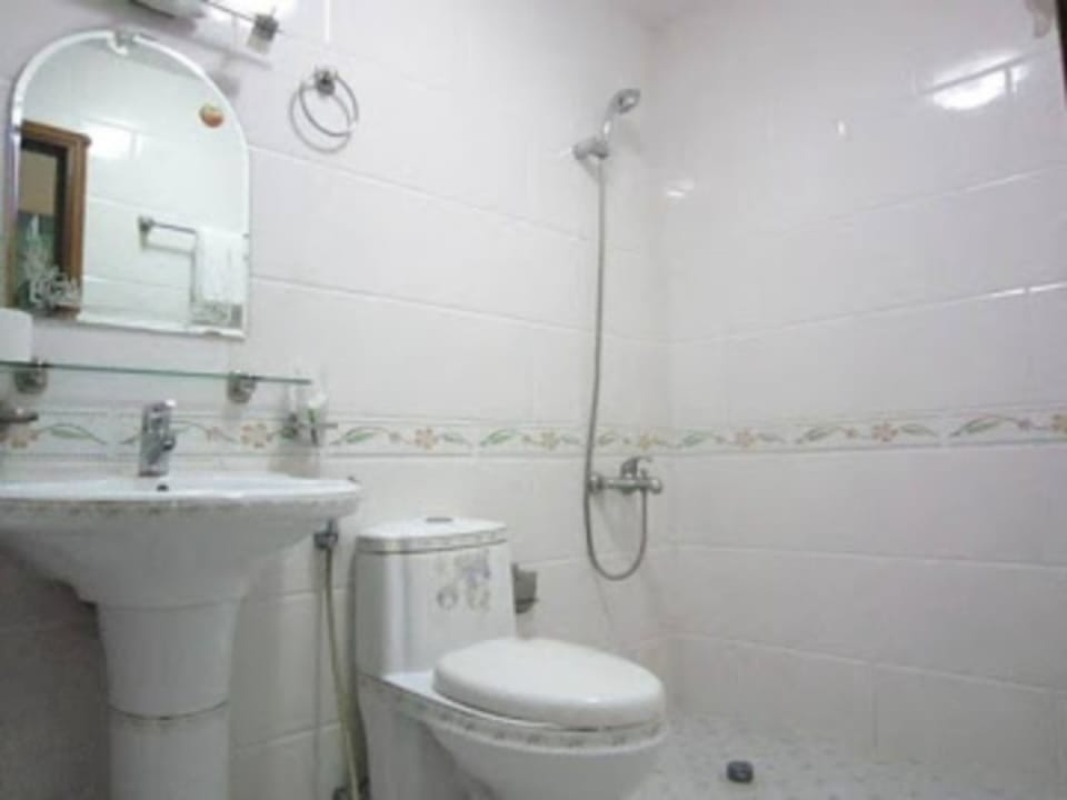 Shower, towels
