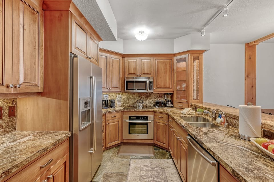 Condo, 2 Bedrooms | Private kitchen | Coffee/tea maker, fridge, oven, toaster