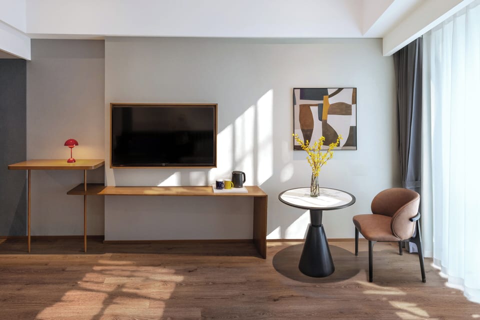 Premium bedding, minibar, in-room safe, desk