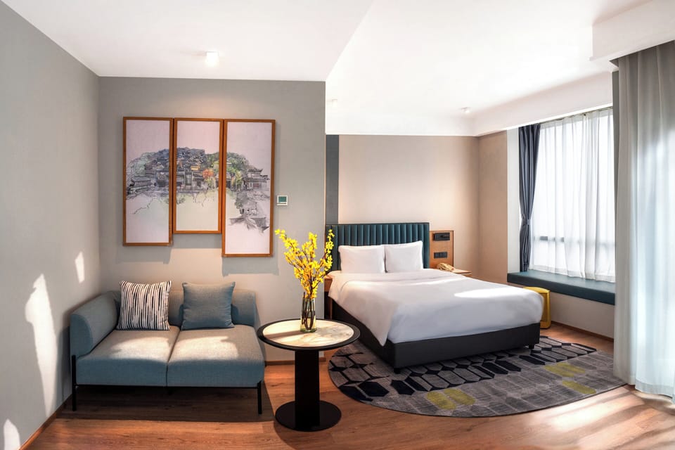 Premium bedding, minibar, in-room safe, desk