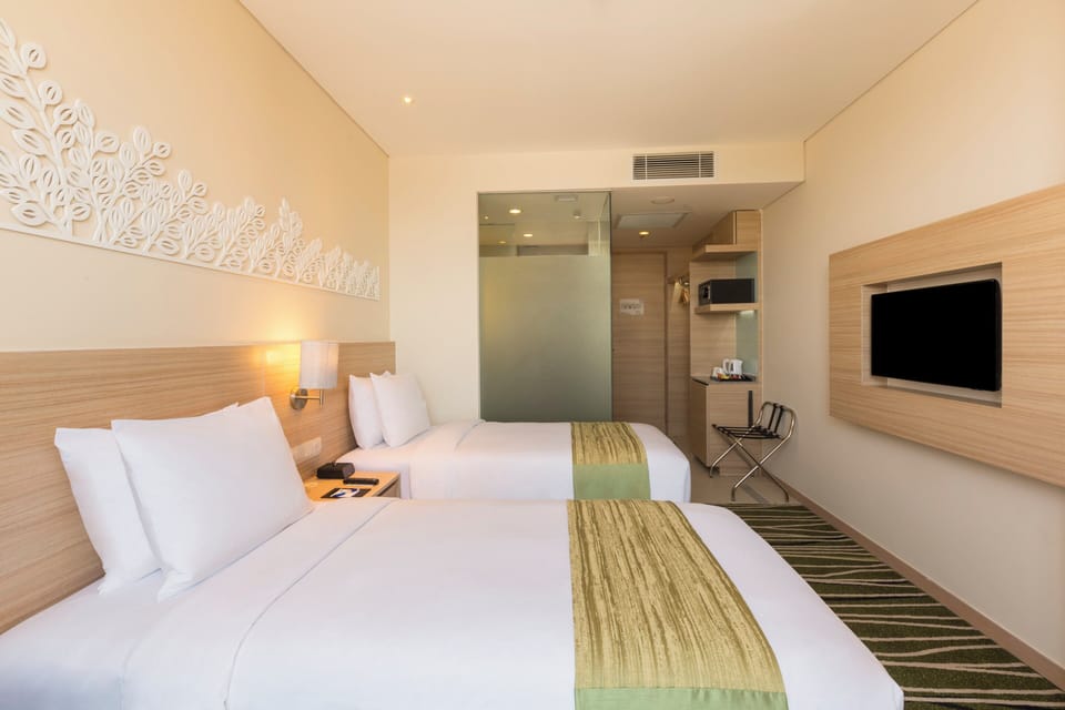 Standard Room (Free Breakfast) | Premium bedding, down comforters, pillowtop beds, in-room safe