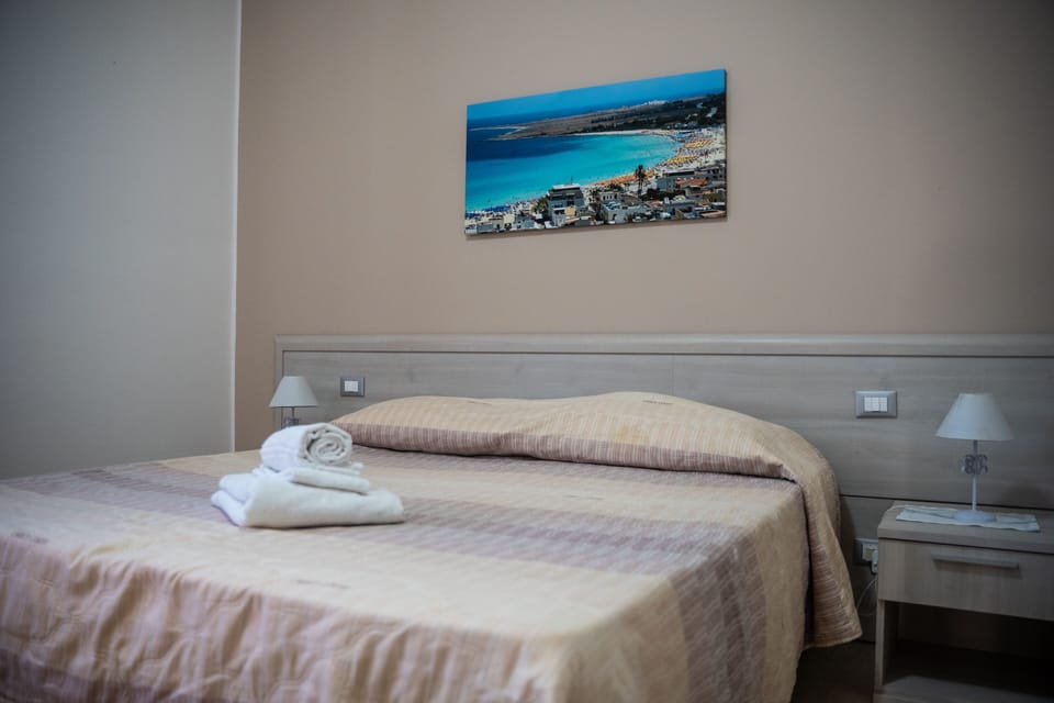 Deluxe Double or Twin Room | Premium bedding, bed sheets
