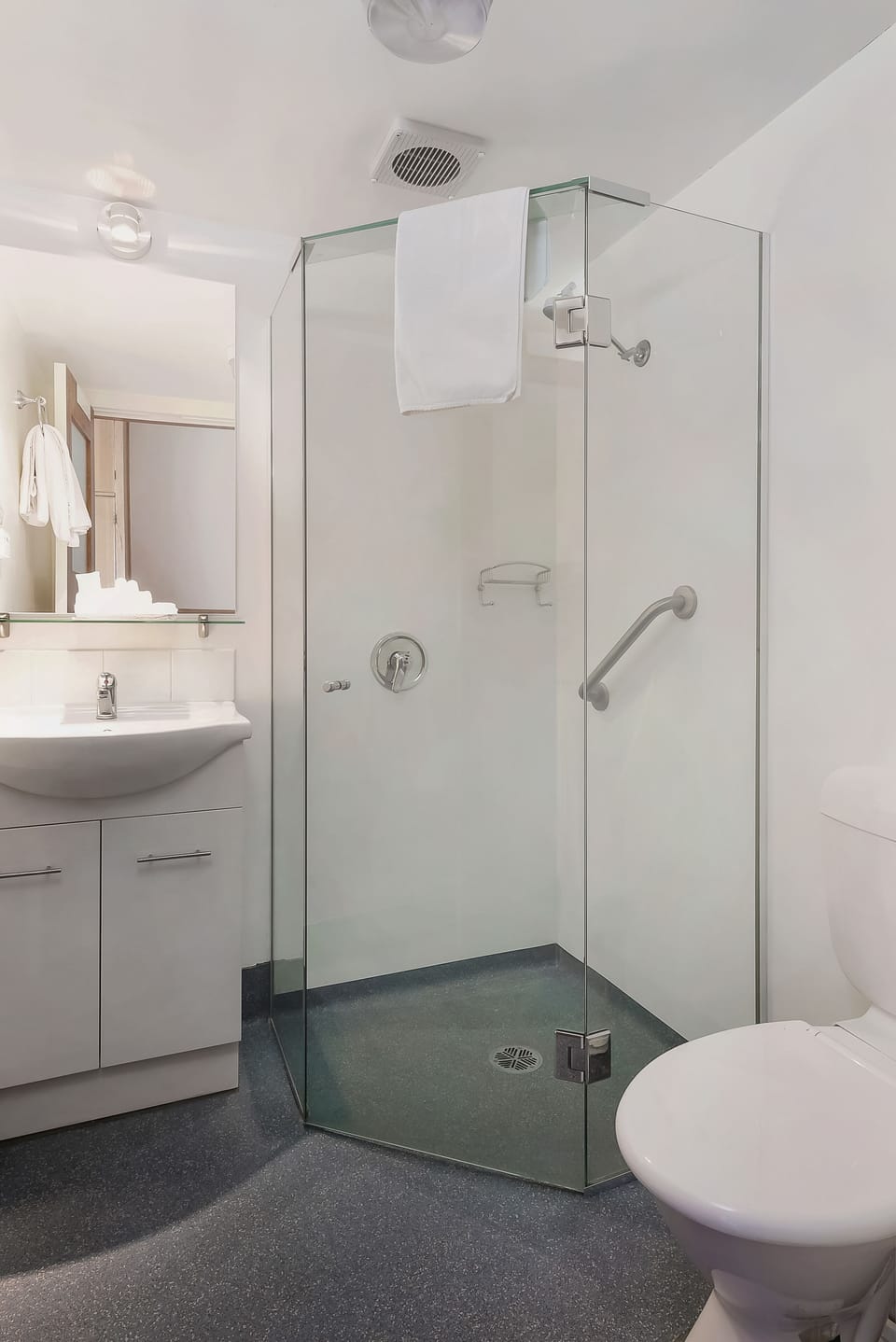 Shower, free toiletries, hair dryer, towels