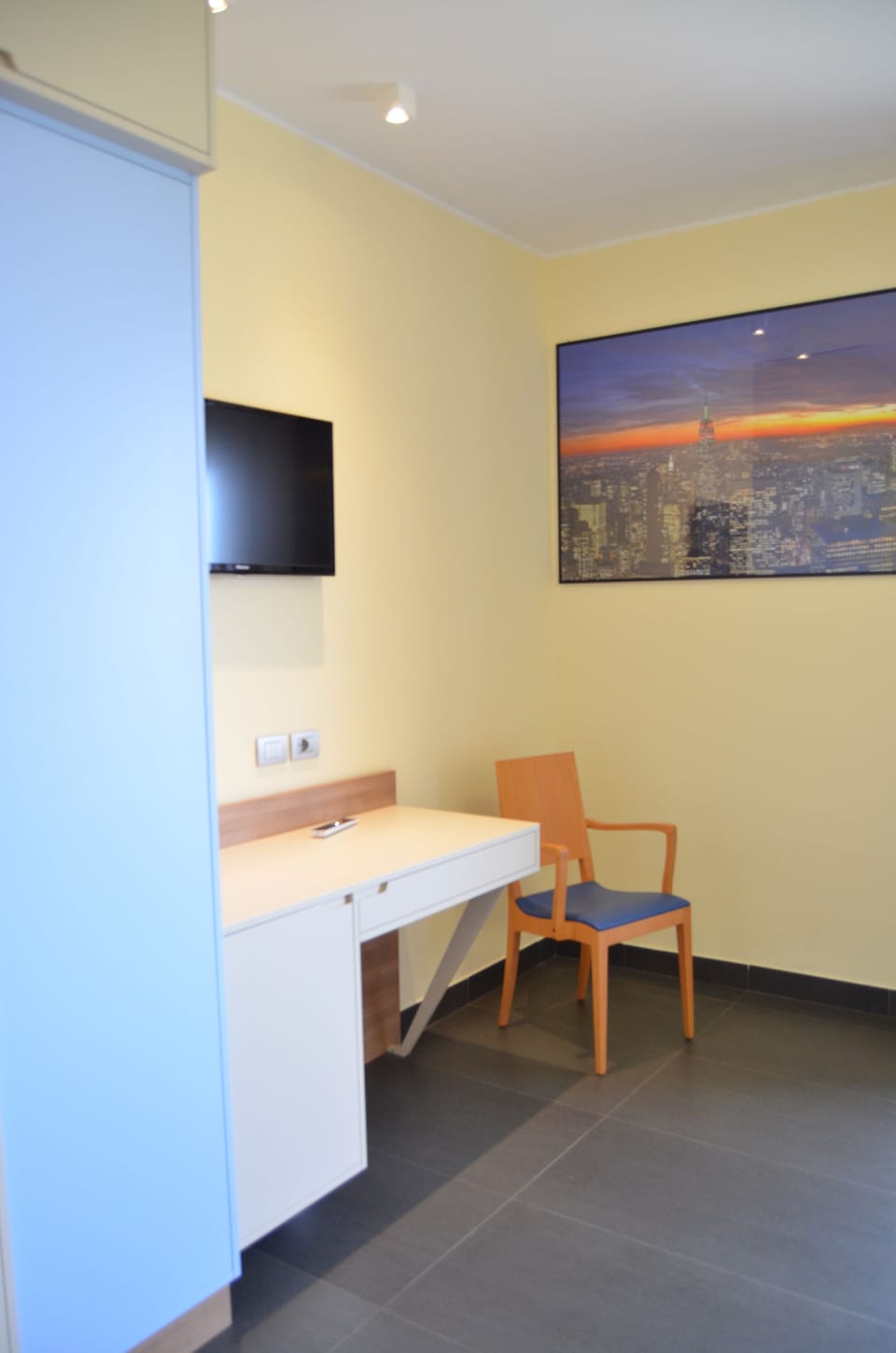 Suite (4 People) | Minibar, in-room safe, desk, soundproofing