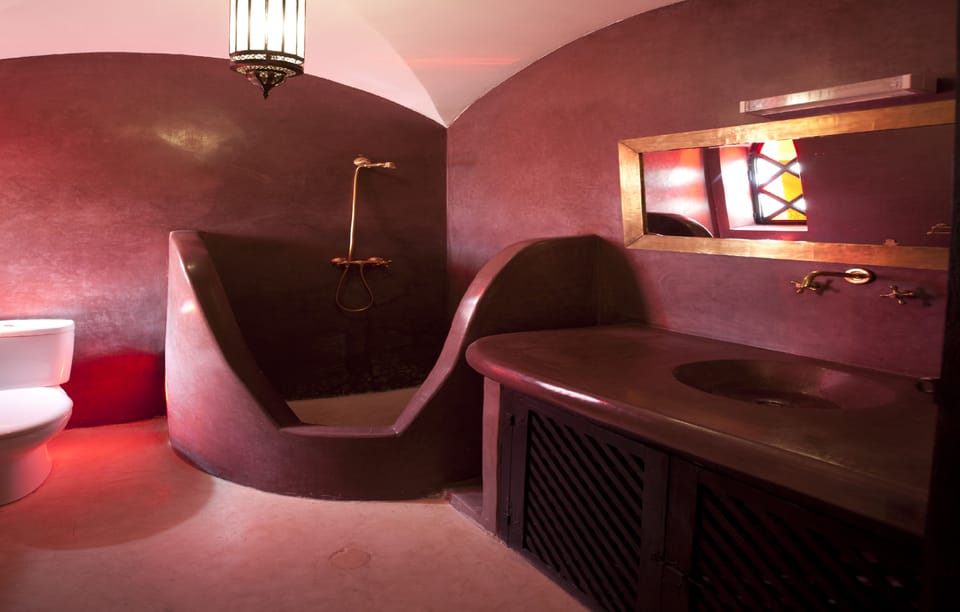 Superior Suite | Bathroom | Shower, free toiletries, hair dryer, bathrobes