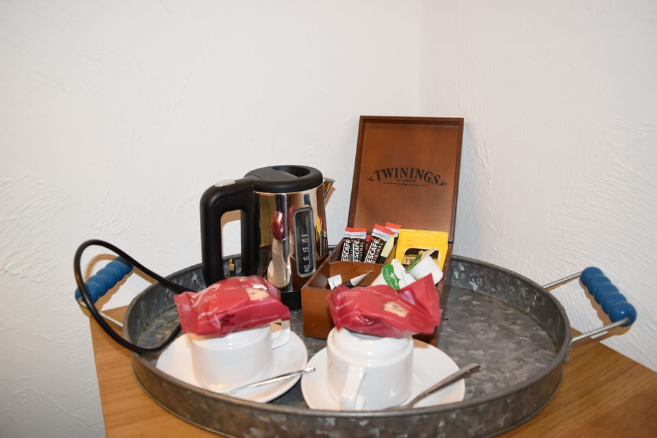Double or Twin Room, Ensuite (Room 5) | Coffee and/or coffee maker