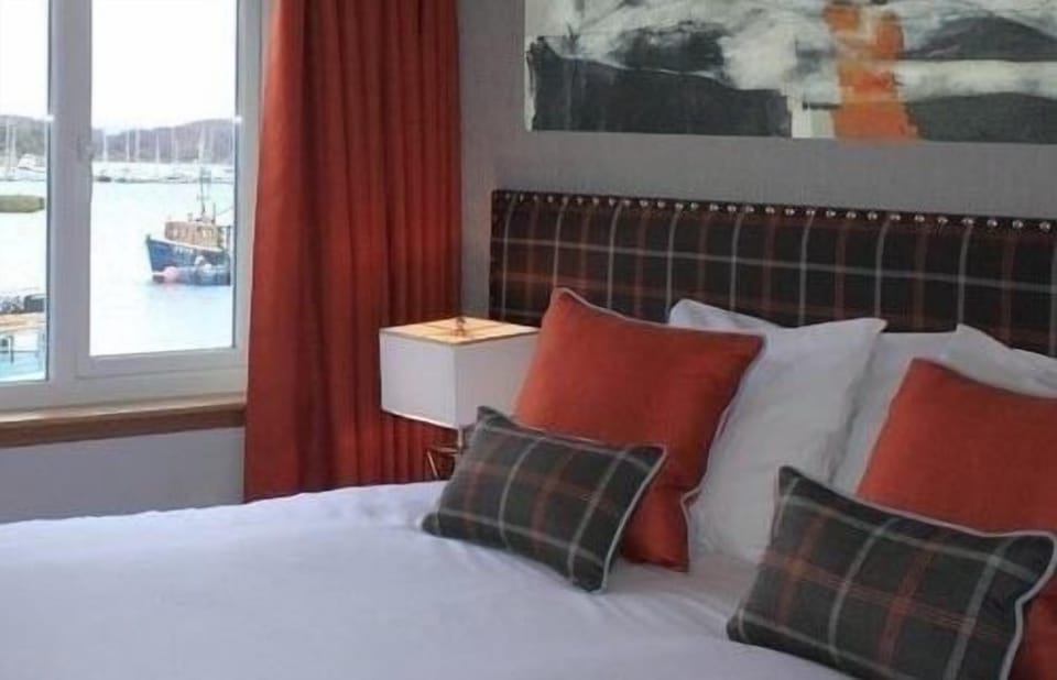 In-room safe, iron/ironing board, free WiFi, bed sheets