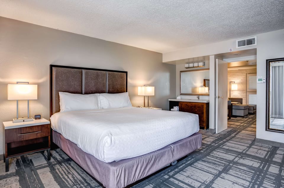 Suite, 1 King Bed, Accessible, Bathtub | Premium bedding, in-room safe, desk, iron/ironing board