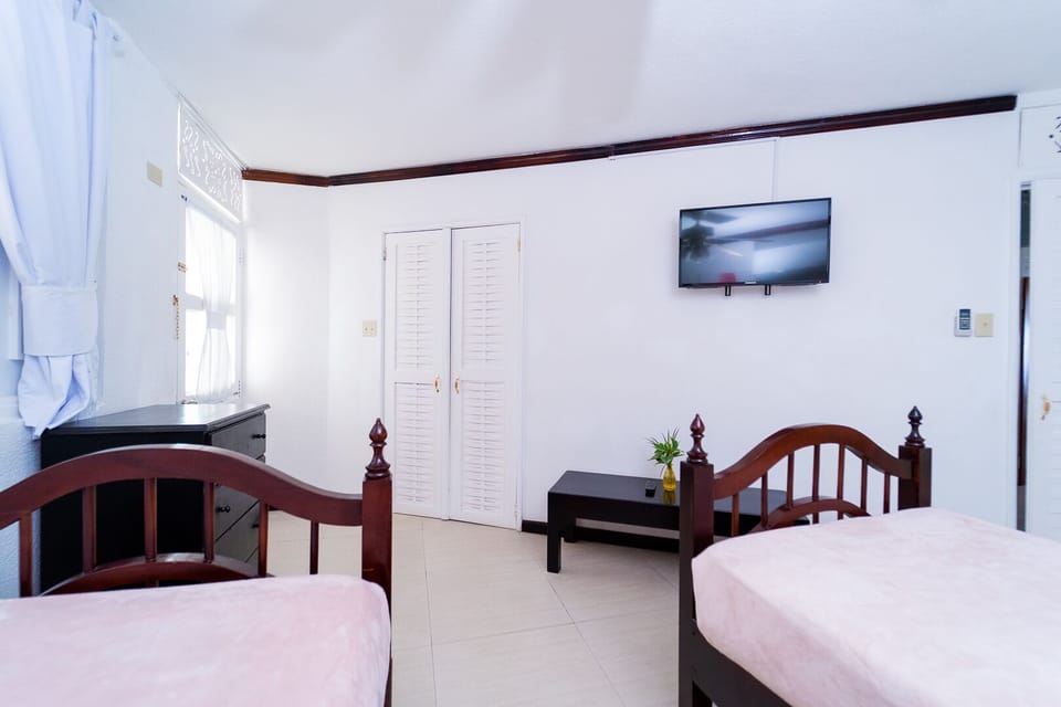 Junior Suite, 2 Bedrooms, Beach View (with Full- Time Nanny Service) | Premium bedding, minibar, in-room safe, laptop workspace