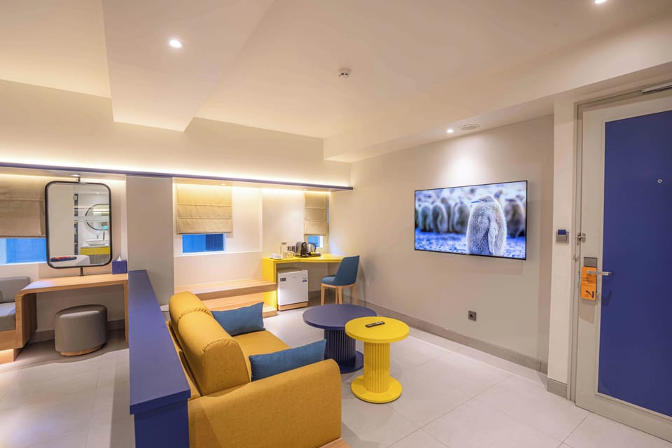 Suite | Minibar, in-room safe, desk, iron/ironing board (on request)
