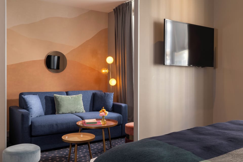 Junior Suite | Living area | LCD TV