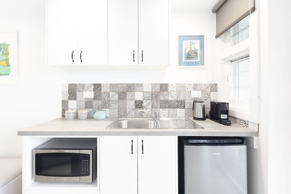 Basic Double Room | Private kitchenette