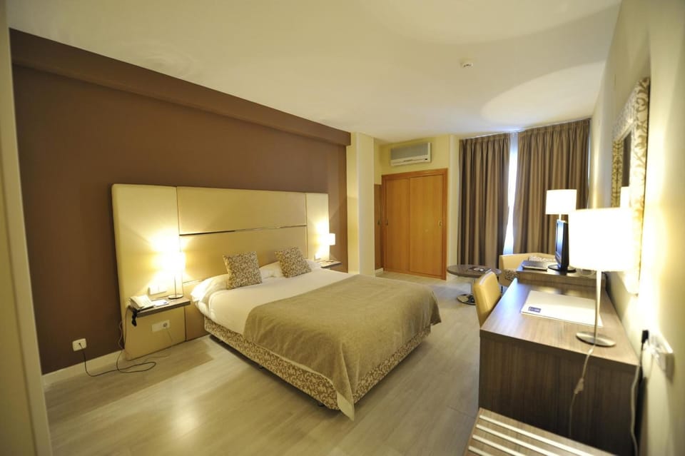 Minibar, in-room safe, desk, blackout drapes