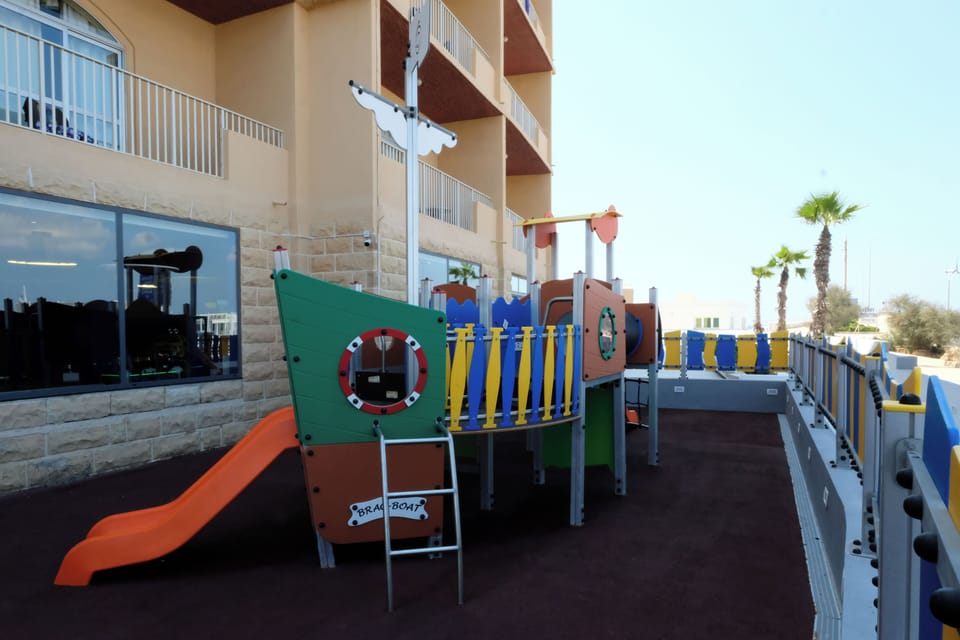 Paradise Bay Resort Hotel in Malta