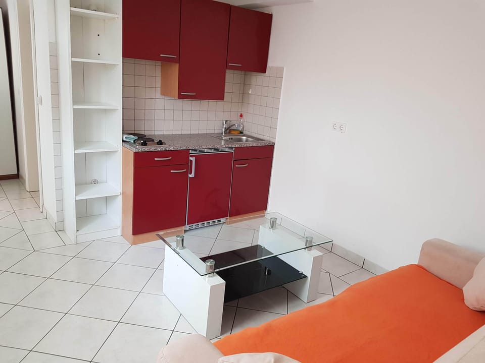 Apartment, 1 Bedroom, Accessible, Smoking | Interior