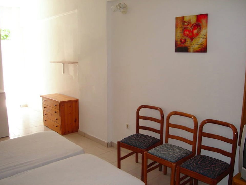 Room, 1 Bedroom, Smoking, Balcony | 1 bedroom