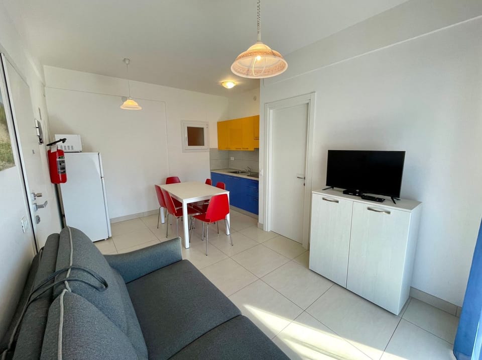Apartment, 2 Bedrooms, Balcony | Room amenity