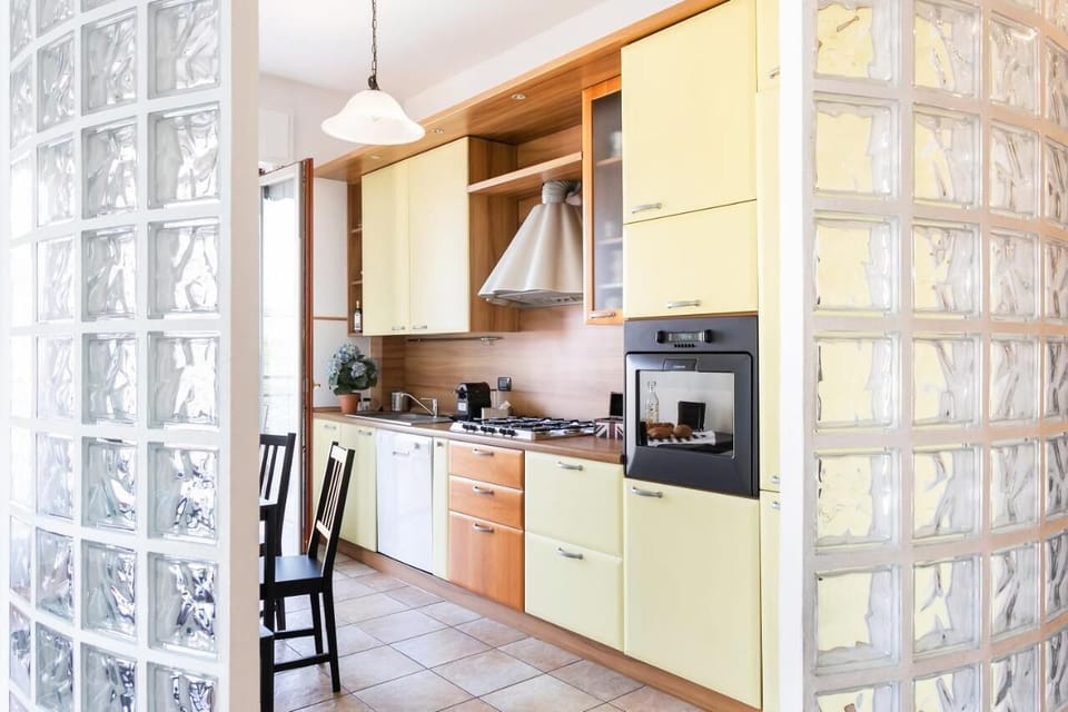 Classic Apartment | Private kitchen | Oven, stovetop, dishwasher, toaster
