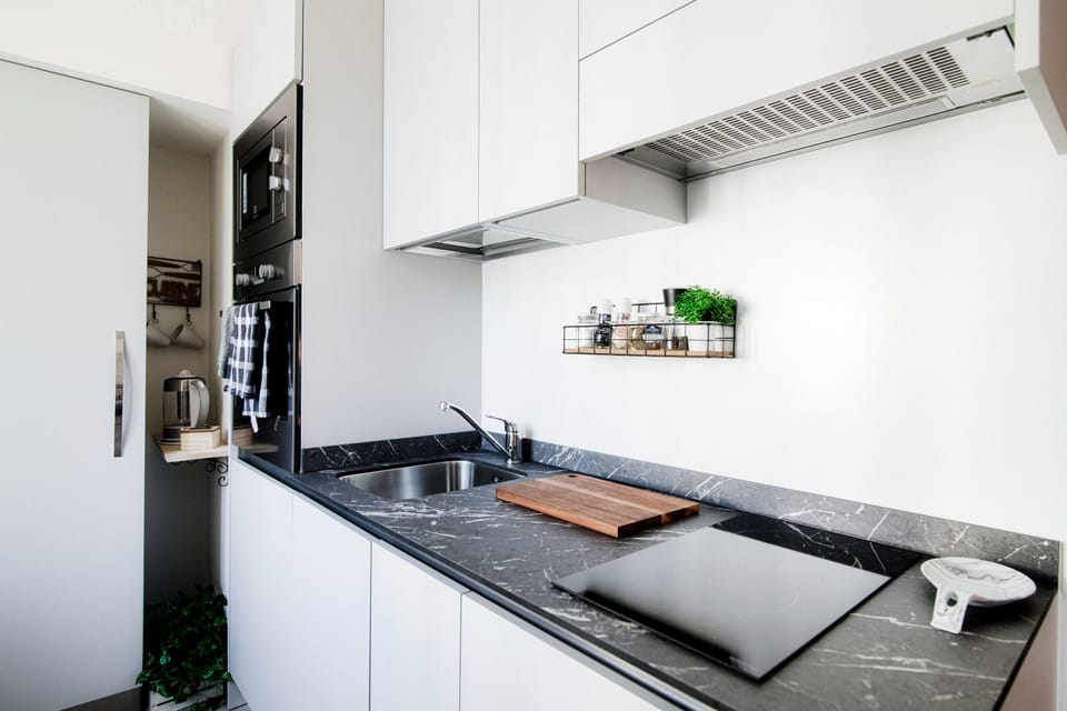 City Apartment | Private kitchen | Espresso maker, electric kettle