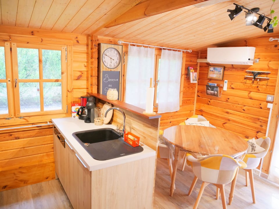 Family Cottage, Private Bathroom, Pool View (Le Petit Champigny) | Shared kitchen | Highchair