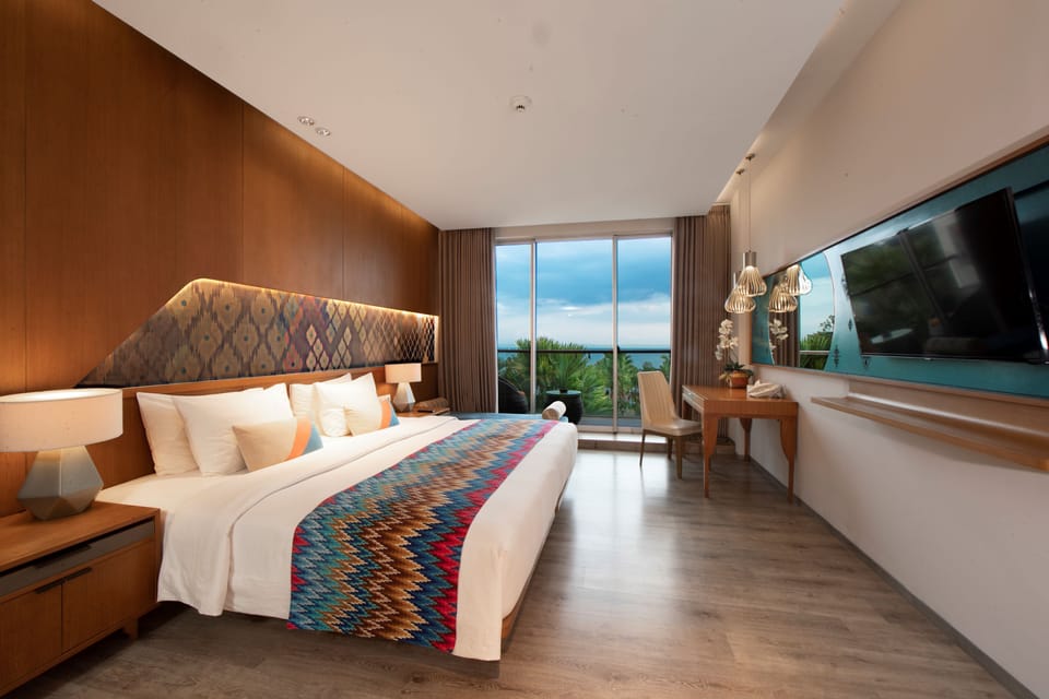 Deluxe Double Room (King Size Bed) | Minibar, in-room safe, desk, blackout drapes