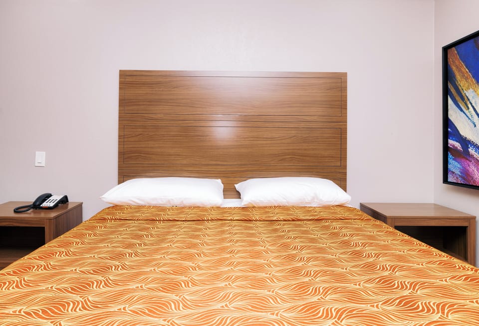 Standard Room | WiFi (free), bed sheets
