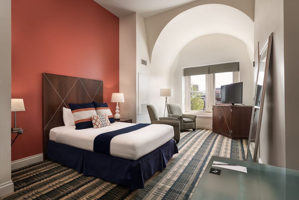Superior Room, 1 Queen Bed (Premium Room (Grand Queen)) | Hypo-allergenic bedding, individually decorated, individually furnished