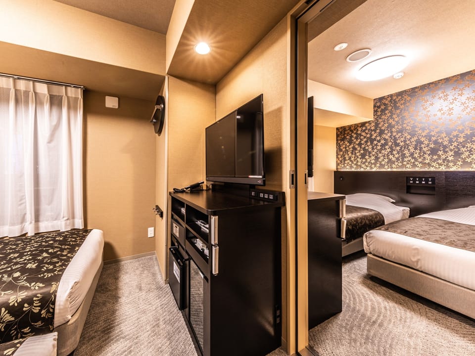 Connecting Rooms, Non Smoking | Iron/ironing board, free WiFi, bed sheets