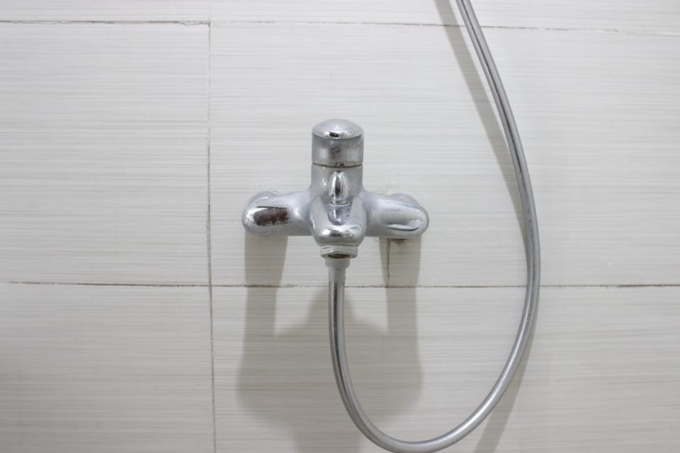 Room | Bathroom | Shower, free toiletries, towels