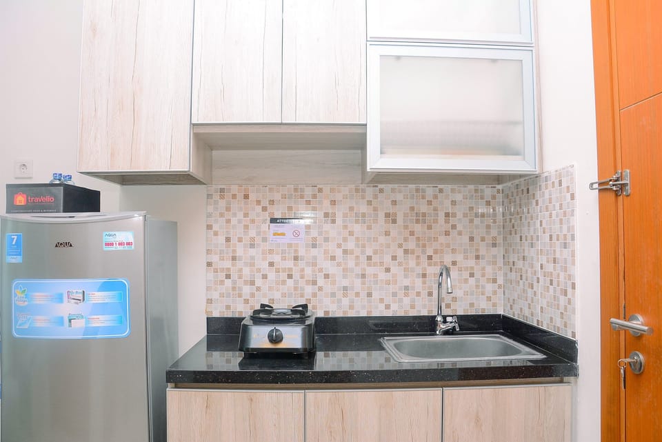 Room | Private kitchen | Fridge, stovetop, cookware/dishes/utensils