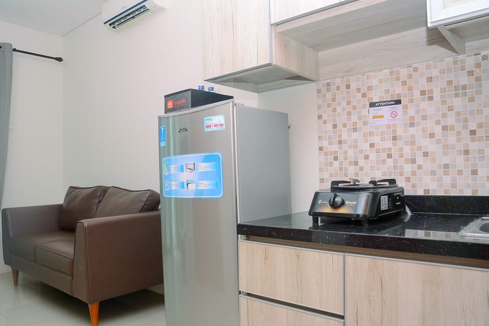 Room | Private kitchen | Fridge, stovetop, cookware/dishes/utensils