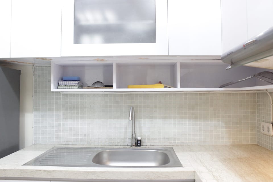 Room | Private kitchen | Fridge, stovetop, rice cooker, cookware/dishes/utensils