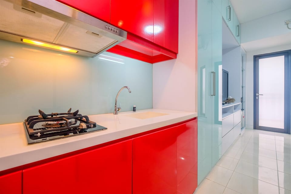 Room | Private kitchen | Fridge, stovetop, cookware/dishes/utensils