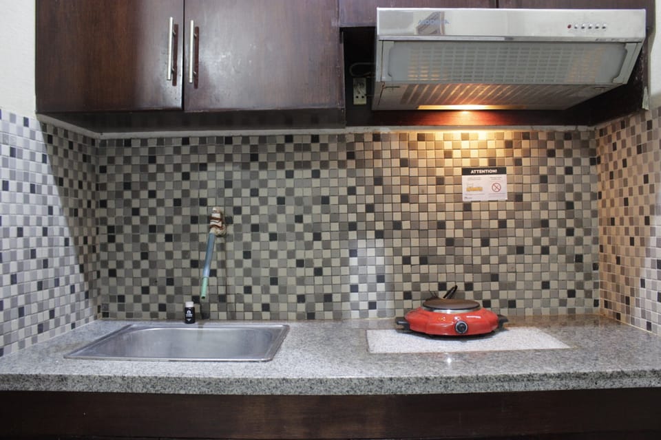 Room | Private kitchen | Fridge, stovetop, dishwasher, cookware/dishes/utensils